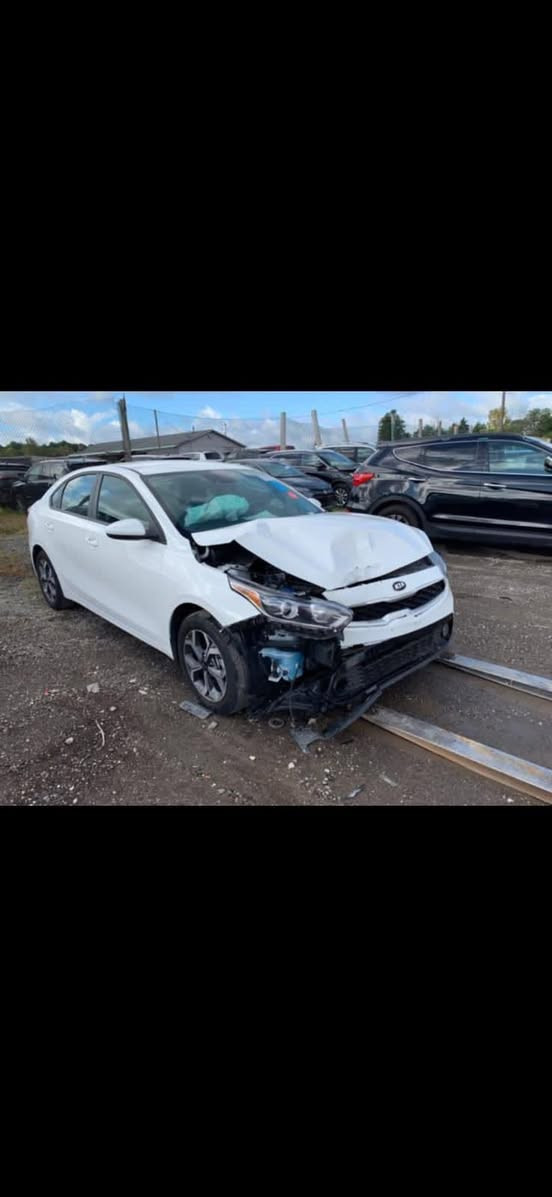 سلام عليكم كيا فورتي 2019ماشية 98ميل سيارة نضيفة ومابيهة اي نقص حادثهة قطعة وحدة بنيد فقط كيرها cvtسيارة كلهة بلادي سعرهة 125مكان سيارة بغداد الدورة 
رقمي ***********
