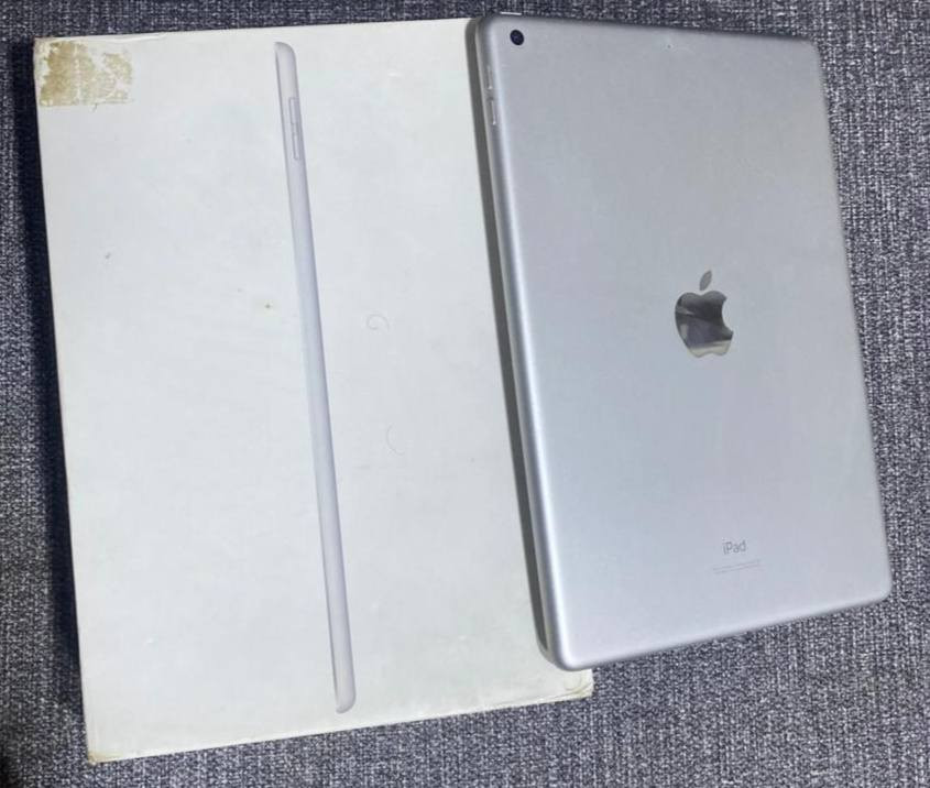 السلام عليكم

#ايباد7
#ذاكرة32
 #اخراصدار 
#تحديث 18.7.5
مع كامل الملحقات 
كڤر مُجهز بقلم ذكي لون اسود
شاحنة الاصلية

#اعلى_سعر_ابيع 
للتواصل خاص مفتوح
*********** واتساب
