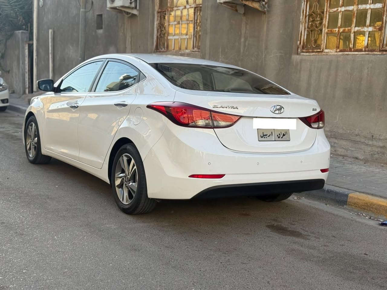 سلام عليكم
النترا 2015 خليجي فول موصفات 1/1 GLS 
موصفاته بصمه تشغيل بصمه ابواب
كشنات جلد + تدفئة
ستيرن تدفىة 
تبريد خلفي + ثلاجه
ويل كروم 
لد امامي خلفي
رقم اربيل منتهيه بسم كردي تريد تحويل او وكاله حاضر
محرك 2000 دوش
كير 6 نمر
سياره بيه صبغ بل داير وشويه بلباب
سعر 123 وبيه مجال 
البصره القبله حي المهندسين
***********
