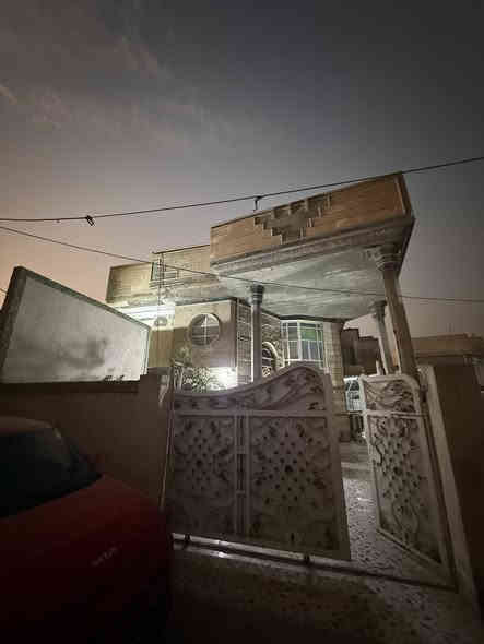 دار للبيع 
المساحه 300م
الموقع الجمعيه حي مخابرات 
طابقين غرفتين فوك 
وغرفتين جوه وصاله 
للاستفسار 
***********
