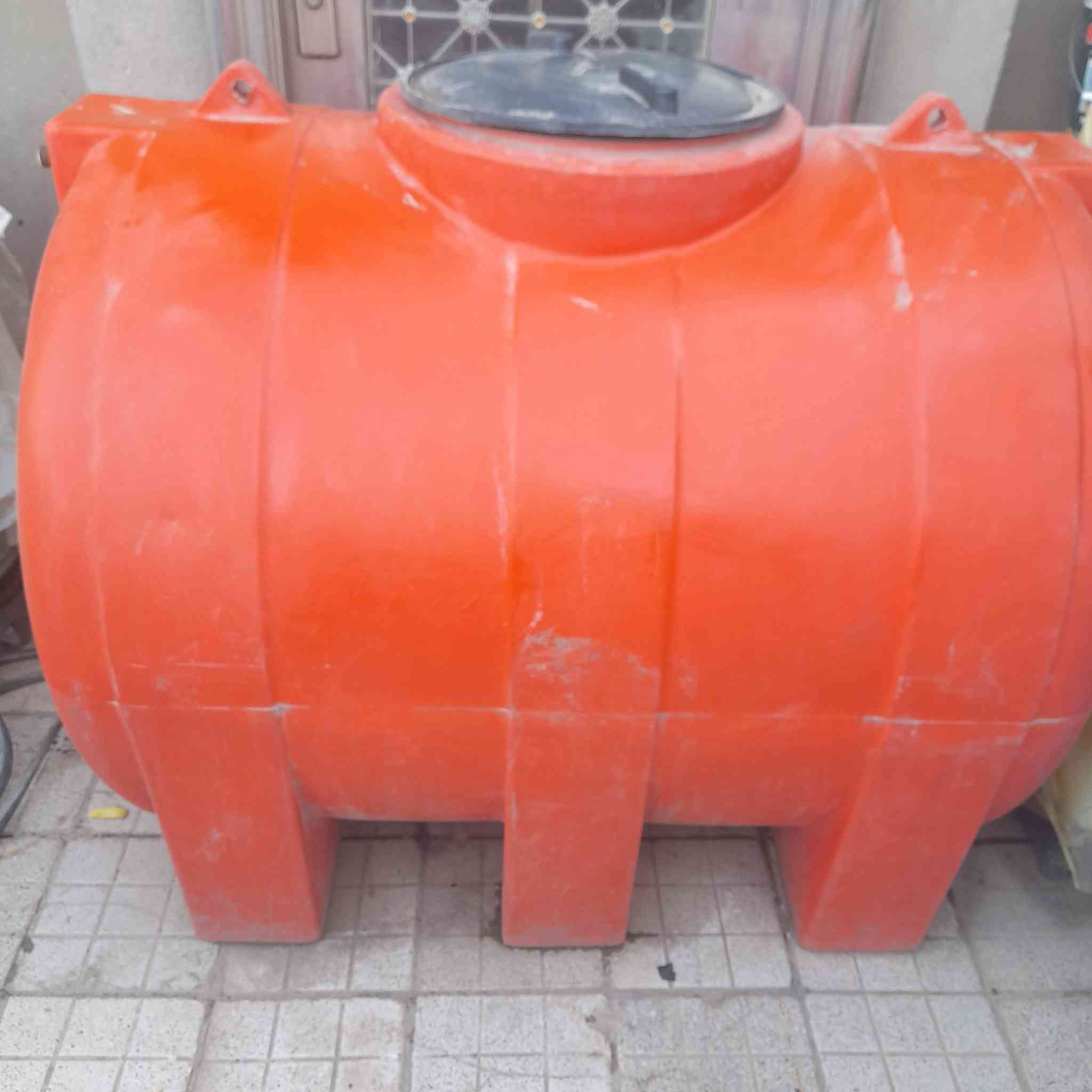 سلام عليكم غراض الكيبلات طول الواحد 17متر واحد 12متر 
وغساله أوتوماتيك  19كيلو وتانكيات ابو 1000 وابو 500 موجودات بيبان دفتري رتفاع 2ونص وطول 3امتار ***********
