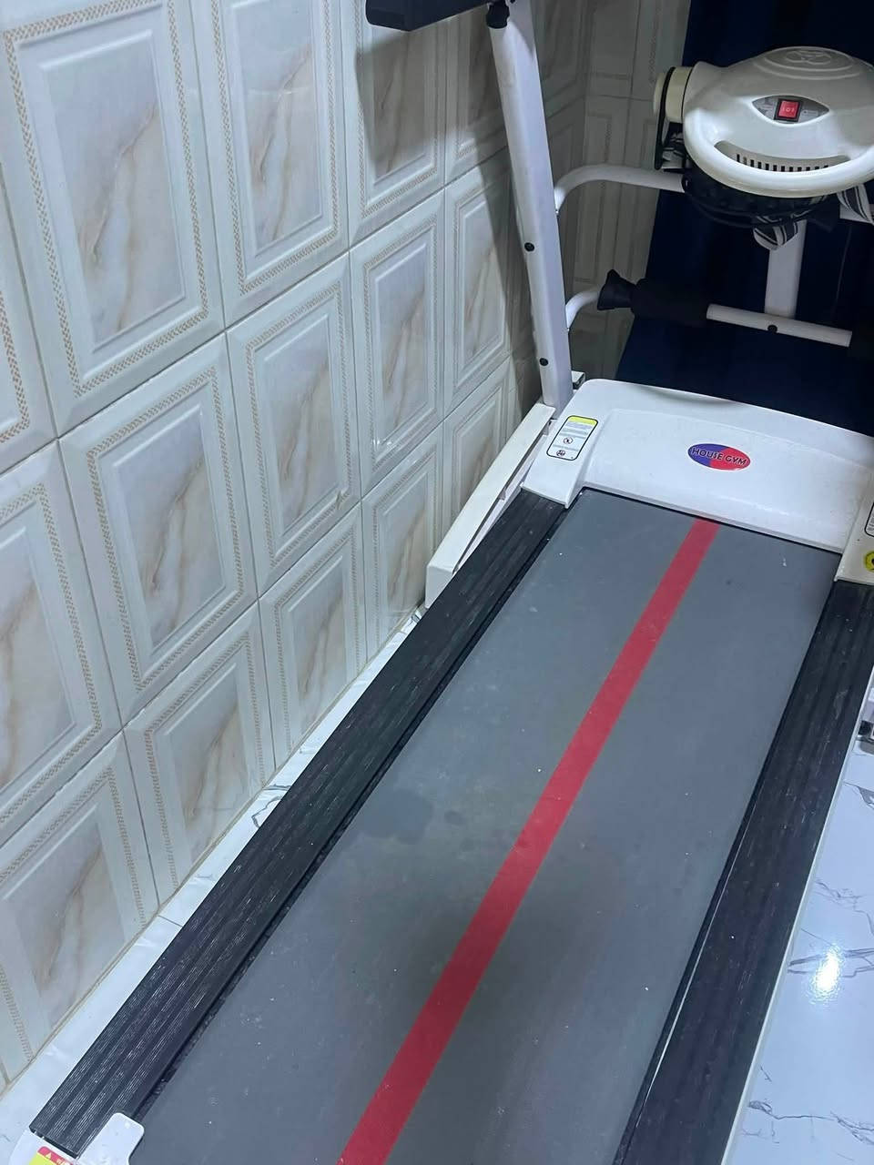 جهاز ركض جبلي  بعده جديد تحكمات كلهاا شغاله سعره ٤٠٠وبي ومجال  الاتصال ع رقم ***********
