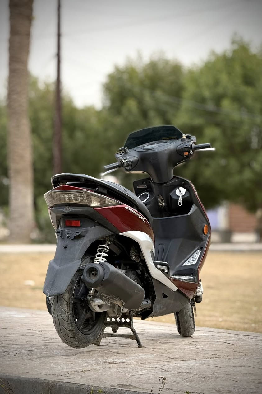 سكنس فحل نوزل خطين لد حديث الدراجة جديدة كلش ومكفولة كفالة عامة ماشية 50 الف شلعة معدل بريكات صوت مكينةكهربائيات كلهة بشرط وكو فديو مصور الدراجة من التشغيلة وداير مداير ولمكينة وكلشي الي يحب ادزلة الفديو يراسلني واتساب اوراقها كاملة مال معرض ومنفيس لكلي شبيهة مابيهة كاملة مكملة وايشي خلاف الصور ولفديو تجي تاخذ كراويك وتروح السعر 975 وبيهة مجال مكاني بغداد البياع
 ***********
