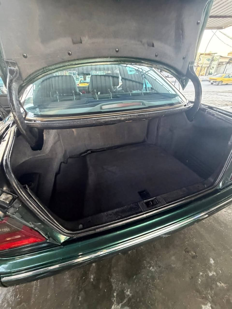 للبيع فقط مرسيدس ام عيون موديل 2000

رقم اربيل انكليزي دولي عندي وكالة تحويل ثاني يوم

السعر 106$ 

مصبوغة عام مكفولة من الكص 

محرك 6 سلندر (V) المرغوب 

محرك بلادي وناعمه

سلايد روڤ

تبريد ثلج بمعنى الكلمة

تدفئة

كشنات كهربائية

ستيران كهرباء تحكم ستيرن

شاشة 

داخل اسود

غرفه دشبول مقاعد جلد  

فتحه  سلايد

صدر جديد

تخم تاير جديد

سياره فول مواصفات 

بردة خلفية

مكان السيارة بغداد الكرخ الجعيفر قرب نادي الزوراء

للاستفسار *********** واتساب
