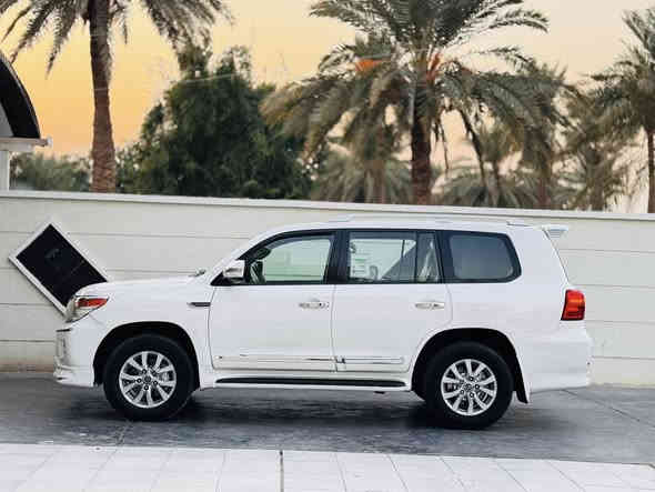 ﷽
بسعر مناااااااسب جدا
‏‎سلام عليكم 
 للبيع او مراوس 
لاندكروز 🔥 2008 💣  🚀 GXR:
السياره احله من الصور بالحقيقه 
فول مواصفات 1/1 💯 :
1- فتحة 🕳️
2- بصمة 🔐
4- حساس خلفي وامامي 🎶🔊
5- ثلاجة 🥶
6- 2 كراسي كهرباء ⚡
7- تشغيل عن بعد 💥
8- شاشات عرض 💻
9-كامرات 2 دوارة 👀
10- 8  ايرباك 
11-دفع رباعي 🎮
12- رقم بغداد  بأسمي 
حجم المحرك: 4000 ✅
ملاحظة // السيارة   بيها 4 قطع صبغ بدون دواخل بس رش بدون تكم كفاله من الضربه باقي السياره كفالة من جميع النواحي 
وشرط  الفحص ✅ 
جديدة بمعنى الكلمه شرط زيرو  تخم تاير حدادية تبريد جاهزة من كلشي مابيها اي نقص وبالعافية ع تكون من نصيبه
بأسمي شخصياً هزه وفحص جديد تحويل مباشر  
#مفخره_الأرض 🔥 
🟩 السعر المطلوب  _ ( 255 $ )💸قفل                            
ماكو هيج سعر بهيج نظافة مستحيل 
لاستفسار الاتصال ع الارقام التالية 📲📲
‏ *********** // ‭0781 578 1463‬ ) 

تحياتي لجميع 🌹 🌸 🙏🏻
الموقع 
‏https://maps.google.com/?q=32.753235,44.410568

‏‭
