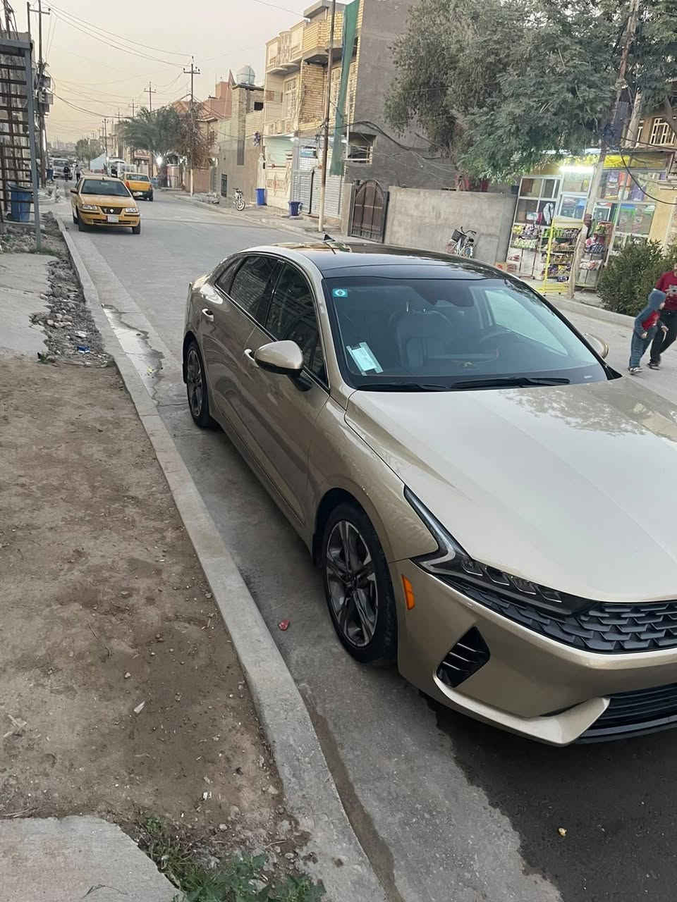 السلام عليكم K5 للبيع  1600  تيربو 2022داخل صاج كشن جلد تدفئه تبريد بانورما فول تحكم ستيرن تبريد خلفي امامي أربع عدسات لون مميز اوتو هولد هاند بريك دكمه بدون آير باك بجم كبس مامفتوح ولا مبدل بيه شي مكينه كير كفاله حادث خلفي موضح بالصور وبيه طخه خفيفه بهلال الجاملغ الخلفي ممصلح رقم بغداد باسمي مكانه بغداد كفائات الدوره تريد تعرف كل التفاصيل راسلني واتس اب ***********السعر 180
!! مكلف بلنشر
