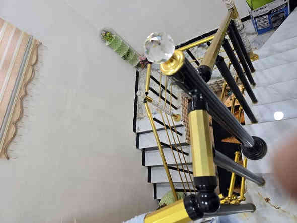 السلام عليكم دار للبيع
مساحه البيت 120 متر سند 25 
يتكون البيت طابقين طابق الأول طارمه صحيات 
استقبال غرفه صاله حمام مطبخ طابق ثاني حمام + صحيات + غرفه السعرررر 82 وبيه مجال البناء حديث درجه اولى شوفت عيونكم العنوان بابل المسيب شارع بيت غظيب شارع حبش رقم لهاتف *********** ❤
