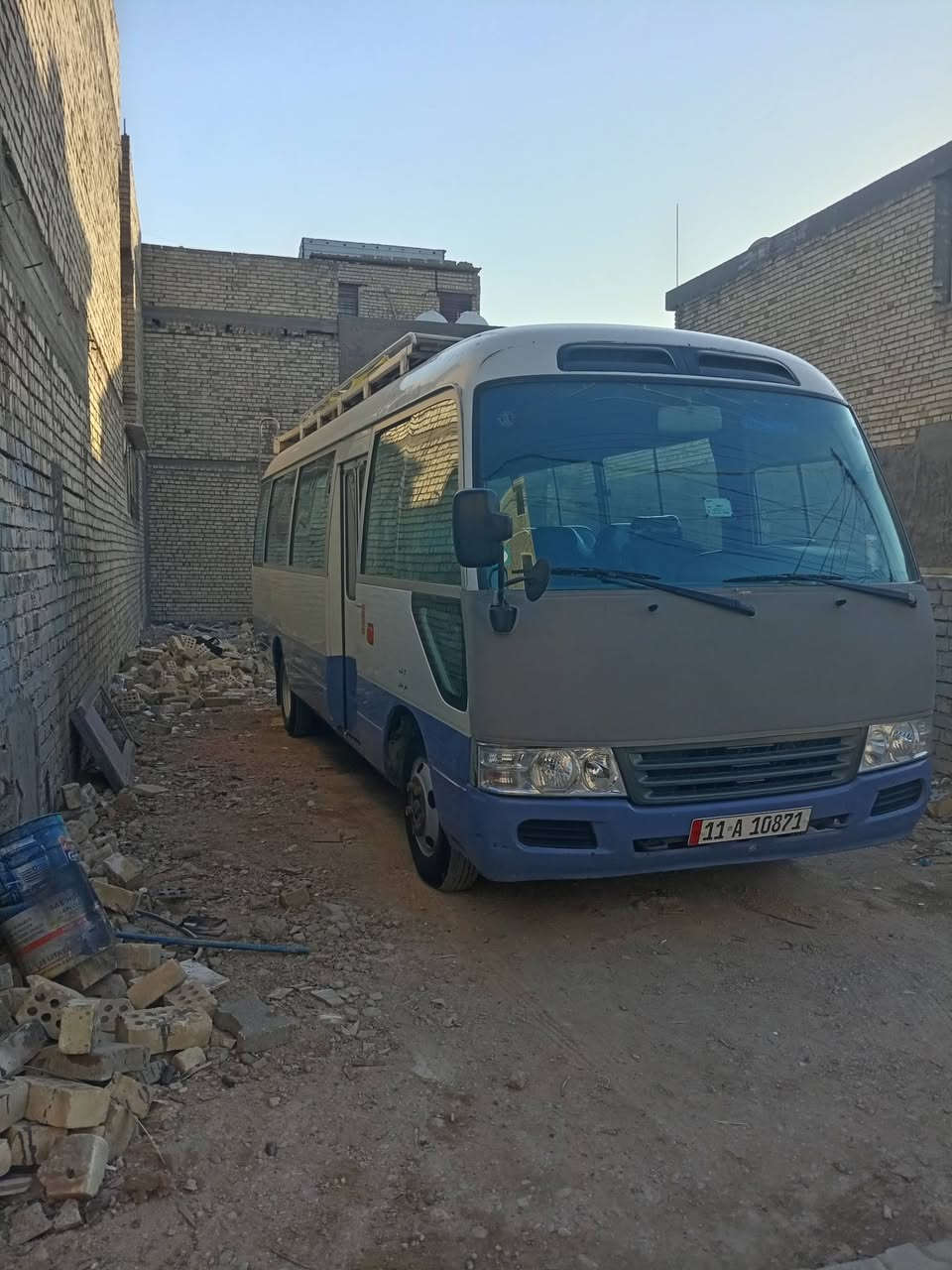 سلام عليكم كوستر مديل 2008 رقم انكليزي مصفره هيئه وغرامات تاخذ صافي قلابي محمور تبريد محور مال بصره السعر 230$ الاستفسار اتصل( ***********  )
