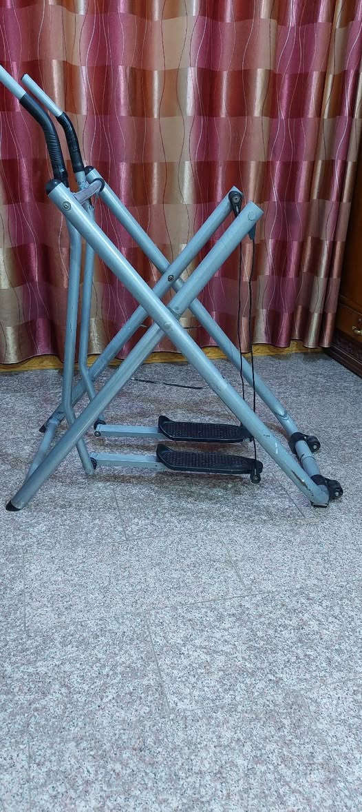 جهاز للتمارين الرشاقه والتنحيف يتحمل وزن 180كيلو سعر 60 ألف مكان الدوره ***********2
