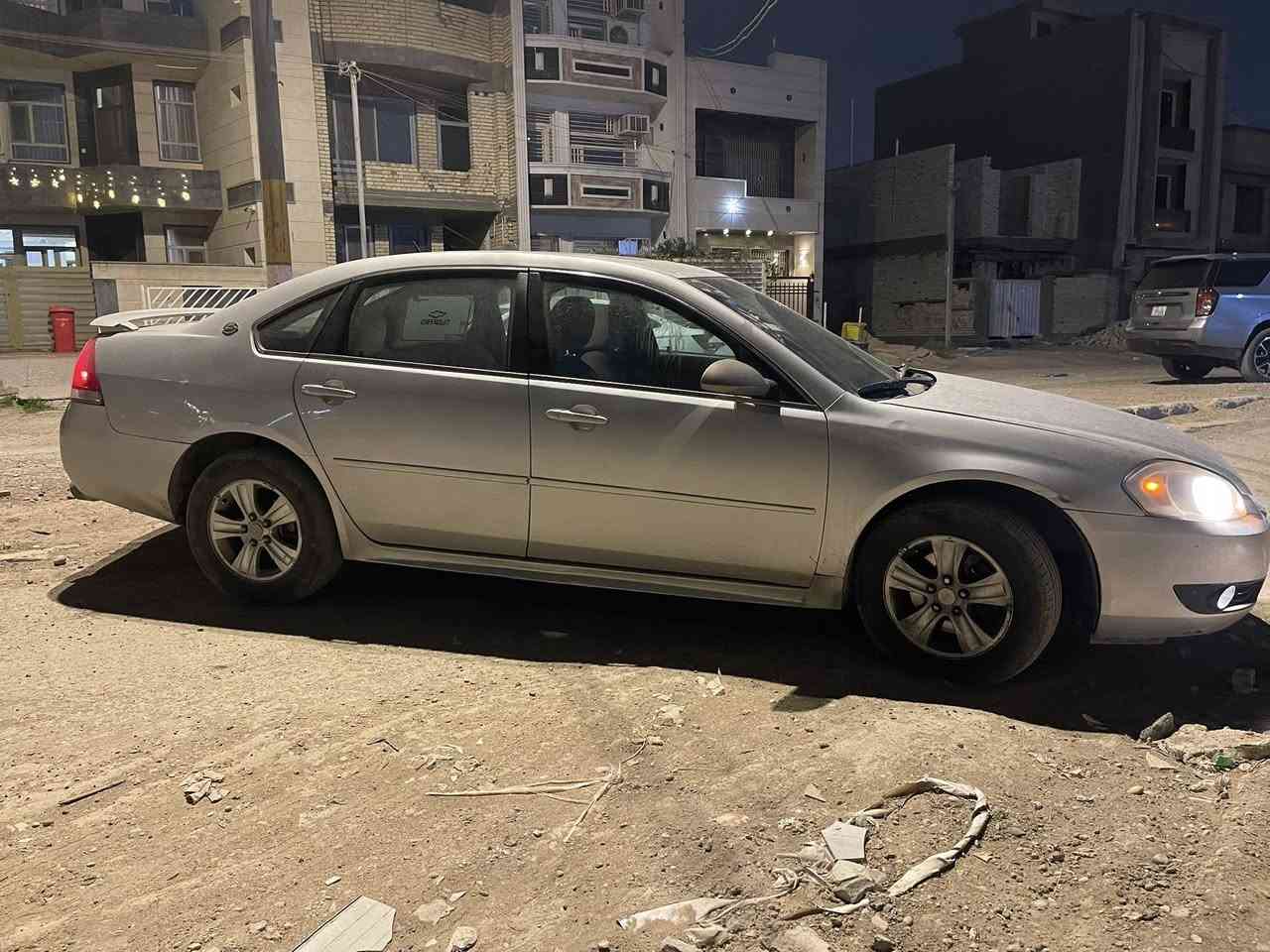 السلام عليكم ورحمة الله 
شيفروليت إمبالا 2013 للبيع 
السيارة بالسنوية 2012  محرك ستة سلندر 3600
محرك - گير - ظفيرة - نوزلات - واتر بمب - و هواي تفاصيل و صوندات كلها جديدة و ماشاء الله السيارة مثل الساعة و نشطة خير من الله
وكذلك صرفها بالبانزين جيد جدا اني يوميا امشي من 40 إلى 50 كيلو التفويلة تكفيني 5 إلى 6 أيام 
السيارة مصبوغة عام جانت تكسي و راجعه خصوصي 
فتحة سقف تحكمات ستيرن كرسي السايق نصف كهربائي ويل كب 16 
نواقص السيارة فقط صدر امامي خلفي و التبريد 
سعر السيارة 95 ورقة و بيها مجال بسيط 
سيارة بأسمي تحويل ثاني يوم السنوية صالحة لحد 2028 
مكاني بغداد / الفروسية / قرب جسر الغزالية
***********
