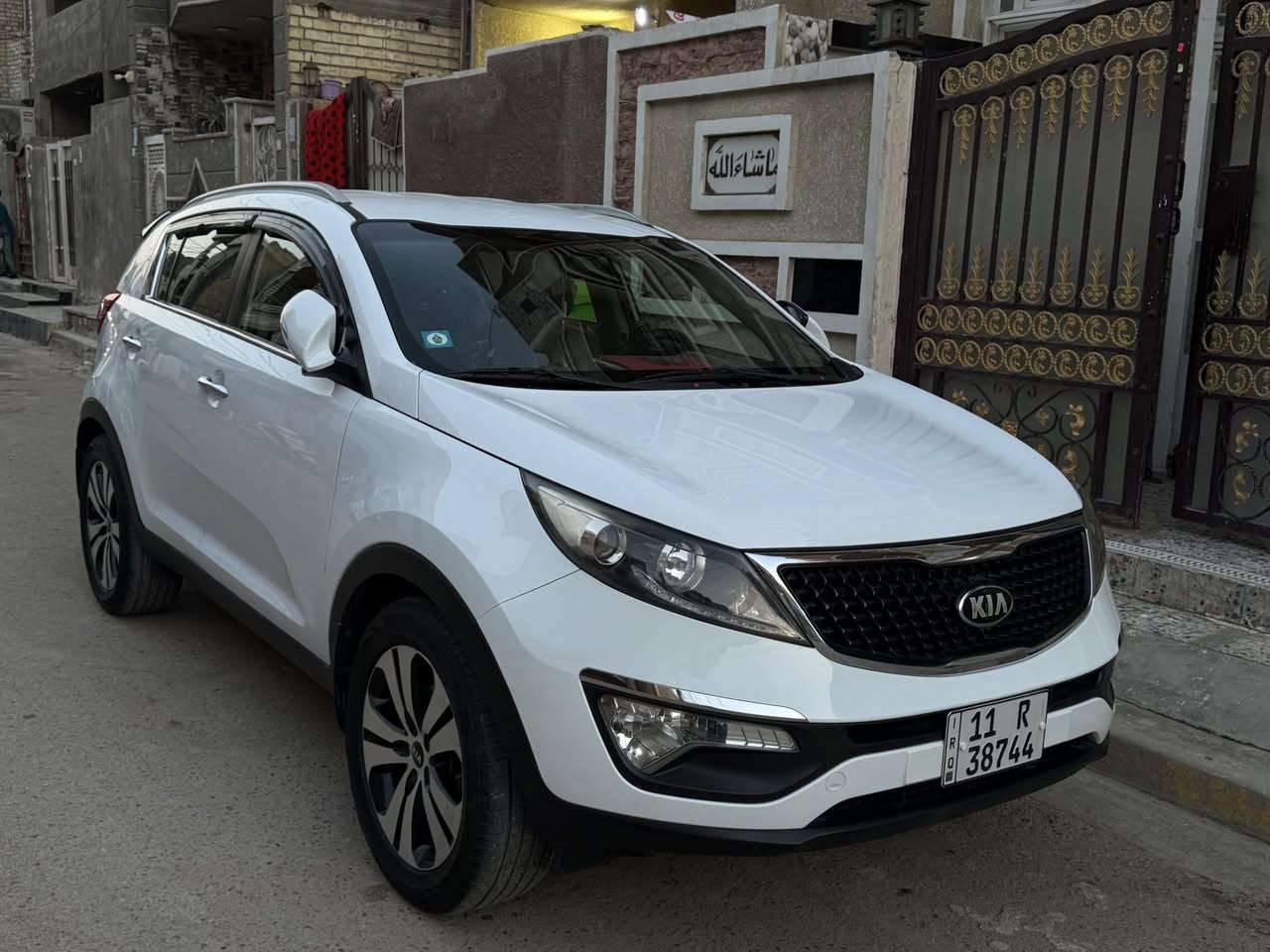 السلام عليكم للبيع
سبورتج 2013 خليجي سلوفاكي 

كفالة عامة من الضربة والصبغ والبارد 

سونار مرفق مع الصور 

مكينة 2000

ماشية 134k

فول مواصفات عدا البنوراما 

بصمة 

منظومة زنون كاملة

شاشة تاب اصلية  

تخم تاير جديد 

رقم بغداد الجديد 

السيارة كاملة بدون اي نقص 

باسمي السيارة 

السعر 165 وبيها مجال بسيط 

العنوان بغداد الشعب 

***********
