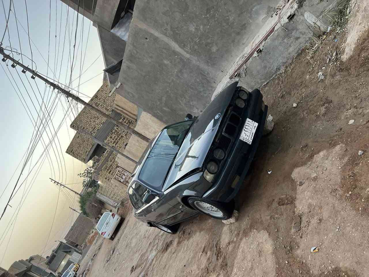 السلام عليكم اخوتي للبيع فقط لا مراوس ولا اقساط بيئم حجم 535 اصل بليته وسنويه كير عادي رقم بغداد سنويه لل 2027 مشروع وطني مداور مباشر 
السياره فتحه طكتين شغاله جام كهرباء بجم كصيف سستم سماعات ودمام بلصندوك السياره تعمير كامل جديد بديها موس دكه جاكوج ما بيها عدله وحلوه وجاهزه ما ناقصه برغي كير ومحرك جدد بلضمان والشرط شلعه ومعدل ونعومه حداديه من الطول للطول بلكارتون داخلها جلد مشمشي نضيف وحلو كهرباىيات كلها وضع شركه من لايتات وبكلابتات ودشبول كله شغال ادامه لمنضومه الماء وادامه لمنضومه البريك كامله تخم تاير ياباني وباتري جديد السياره جاهزه مجهزه والحمد لله بوجها للشارع ما عايزه شي تراي مفتوح وين ما يعجبك مكاني بابل حي العسكري اخوان معروضه ب48 وبيها مجال للشراي شوفها تفيدك اني بخدمتك ما تفيدك تحصل اغاتها انشالله ارفع المنشور بكلمه طيبه مثل وجهك *********** الرقم بي واتساب واعتذر ع اطاله 🖤
