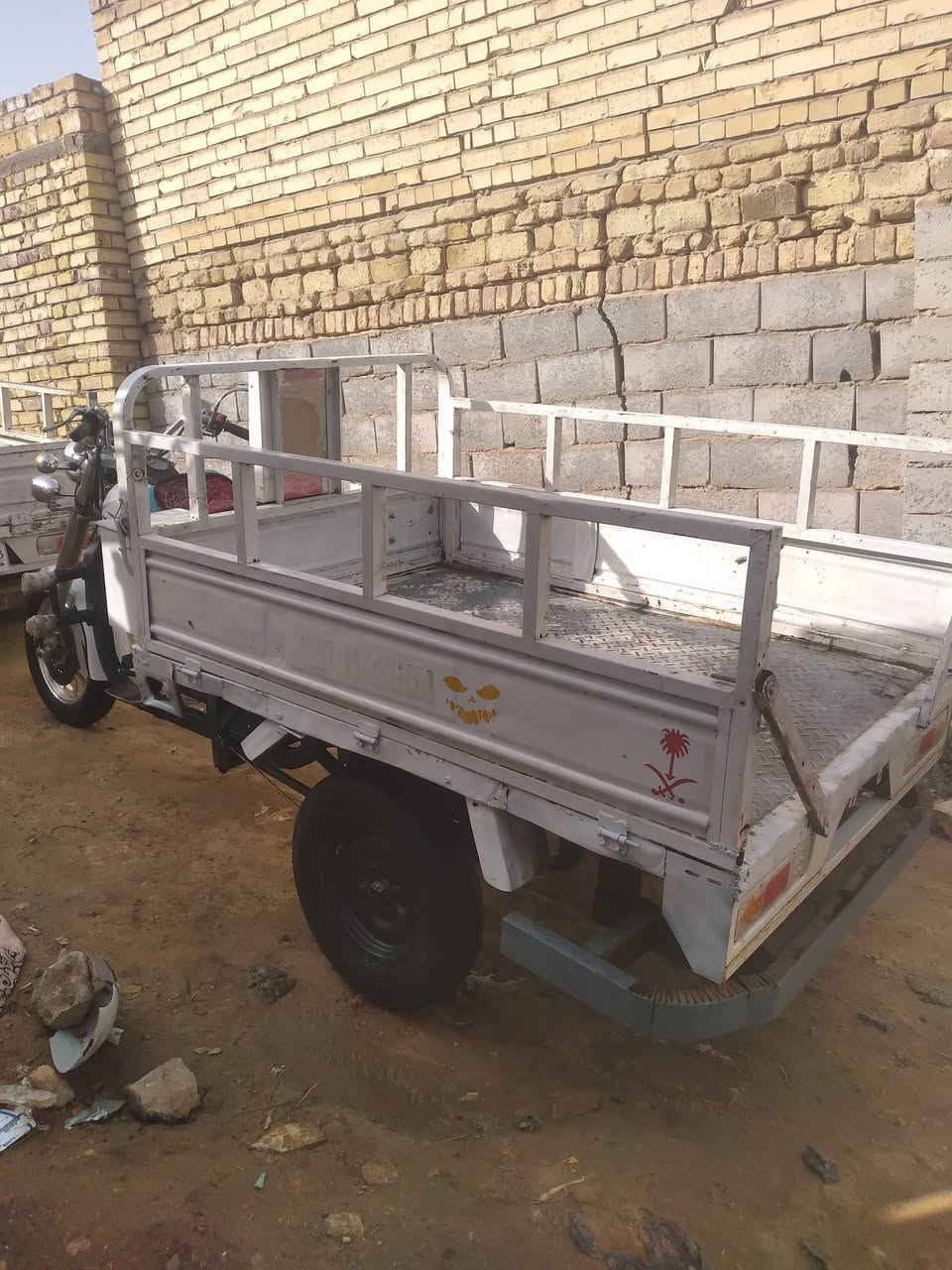 ستوته رقم السنوية اسود مكفولة كفالة عامة محرك ٢٥ برغي  ما مفتوح كهربائياتها كله شغالة موديل ٢٠٠٩ شاصي مكفول تخم تاير جديد نكره سلف دبلت جدد لمو شراي لا يدخل خاص سعر 900وبيها مجال للشراي حك جية مكاني نجف مشخاب رقم تلفون بي واتساب ***********
