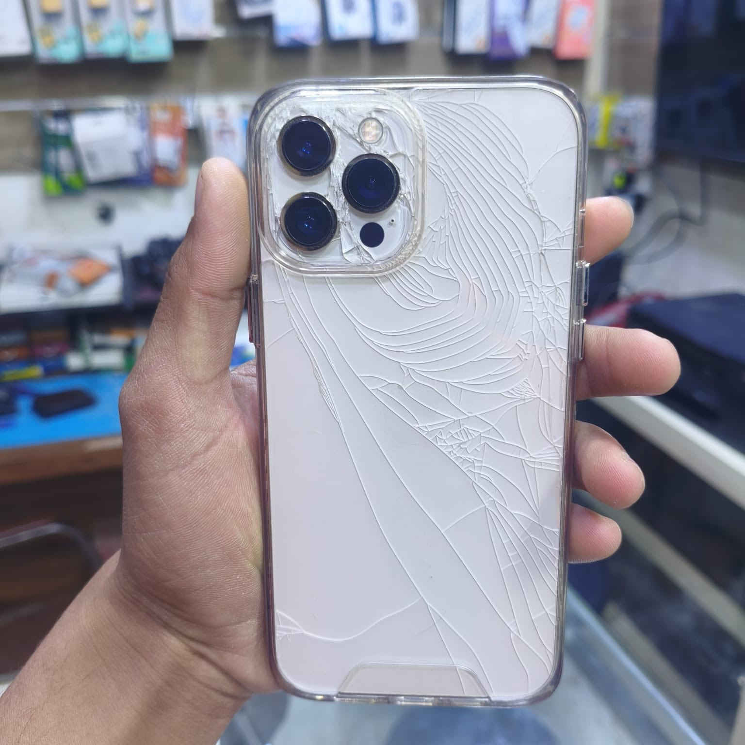 أيفون 12برو ذ256 ب77الجهاز مستبدل شاشه اصليه OLED السعر 400بيً مجال ***********
