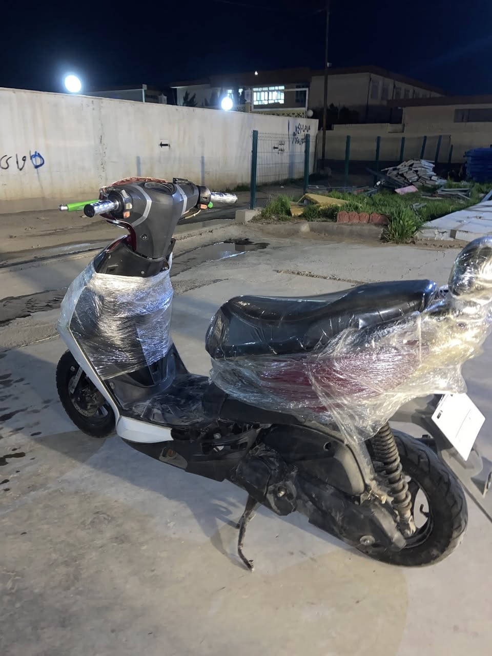 للبيع السعر 150 الف مشكلتها يرادلها قبق مال هندر شغاله كلشي ما بيه الي يحب يتفضل واتساب ***********
