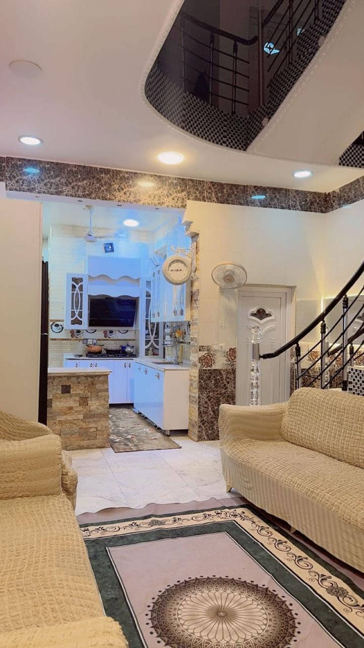 السلام عليكم الدار للبيع المساحة 100 م الوجه 5 النزال 20 للاستفسار  الأتصال  على   *********** 👉بيت فارغ حاليا
