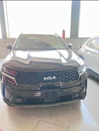 سورنتو للبيع موديل 2023 فول مواصفات +ماشيه 13الف ضرر ماكو بس باب الكدا...