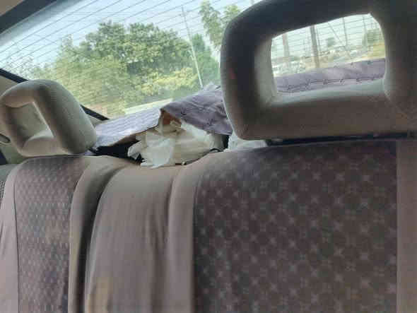 السلام عليكم اوبل بزون ميديل ١٩٩٥كير اوتو محرك وكير ففي تي حاويه صدر اممي خلفي كله جديد دواخل جديده سياره حلوه ومتعوب عليه بيه خياسات ومعمره وبيه جراد صندوك وقماره وبنيد السياره مال جني السعر ٤٠وبيه مجال بصيط السياره بسمي رقم دولي انبار تحويل ثاني يوم وين متريد سنويه لل ٢٩بسمي تلفون ***********
