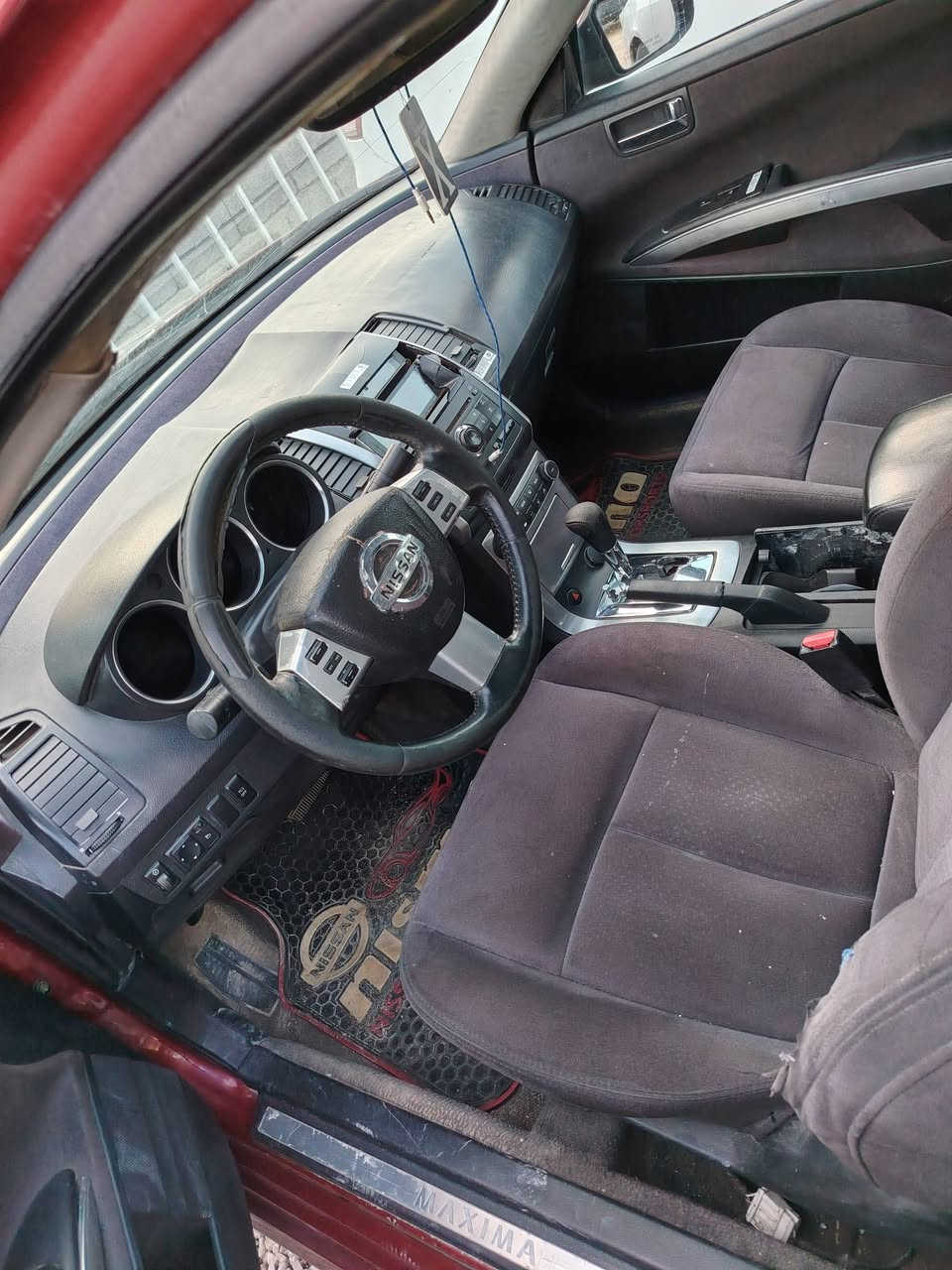 سلام وعليكم نيسان مكسيما موديل 2007 للبيع او مراوس الاتصال ***********
