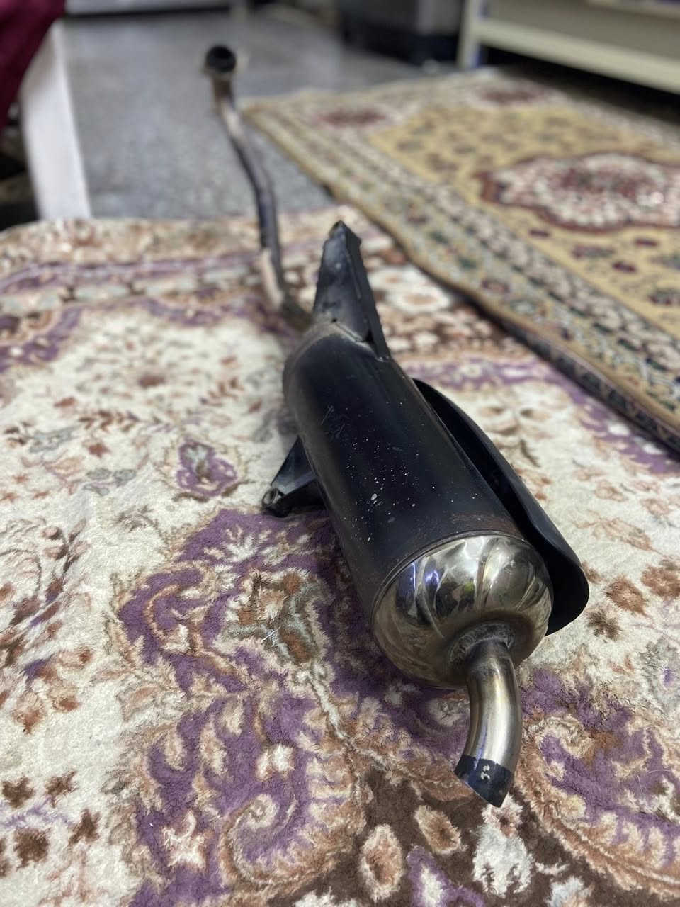 سلام عليكم من رخصه ابو الكروب عندي صالنصه رياضي ام تك بوشه مابيها لحيم وشوفت عينك مال سكنس فحل اريد مرواس بوري عدل لو ام الوزه وهاذا رقمي***********
