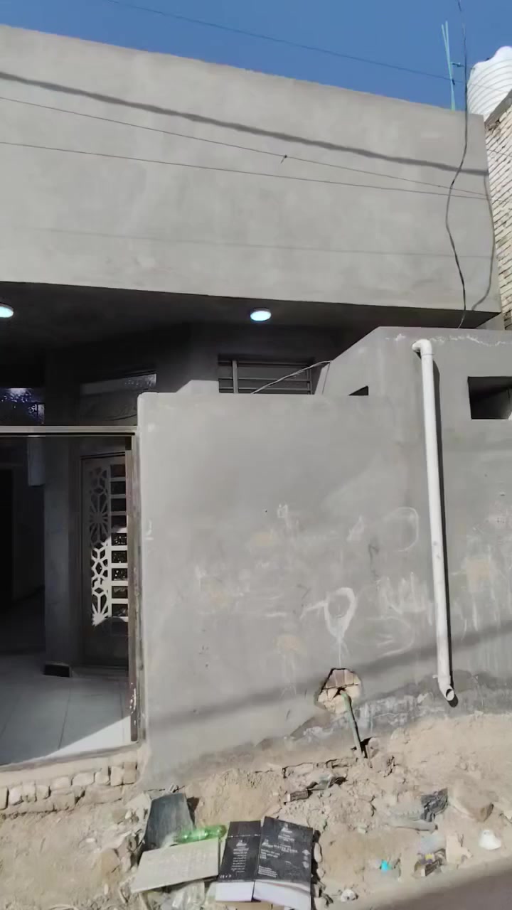 يالله اللهم صلي على محمد وال محمد بيت للبيع مساحته ١٠٠متر سند ٢٥ تفاصيل أكثر داخل الفيديو العنوان كربلاء طويريج منطقه الصناعه للإستفسار *********** عقارات تاج القمه شارع أربعين مقابيل الطابو
