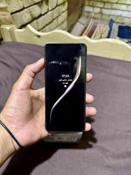 السلام عليكم جهاز للبيع 
_تكنو كامون 40 بريمير 5G 
_ذاكره 256 والعشوائية 12+6 
_الشاشة 144hz والشاشة امولد 
_كامل ملحقاته شاحنه 70 واط الأصلية 
_معالج جداً قوي يدعم ببجي 120 فريم 
الجهاز جداً نظيف وكامل ملحقاته سعر 365 الف وبي مجال بسيط 
_مكاني / بغداد-سبع قصور يوجد توصيل للمناطق القريبة 
_رقمي *********** متواجد واتس + فيسبوك بغداد
