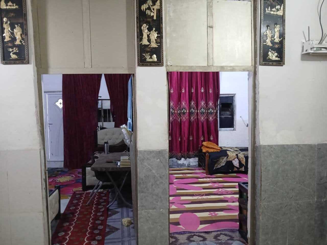 السلام عليكم
دار للبيع 

تجاوز مساحة 150متر 

يحتوي ع غرفتين نوم واستقبال ومطبخ  وحمام داخلي وخارجي 

 موقعة  شارع الزوراء مقابل شركه الزوراء العامه 

للأستفسار ***********

***********
