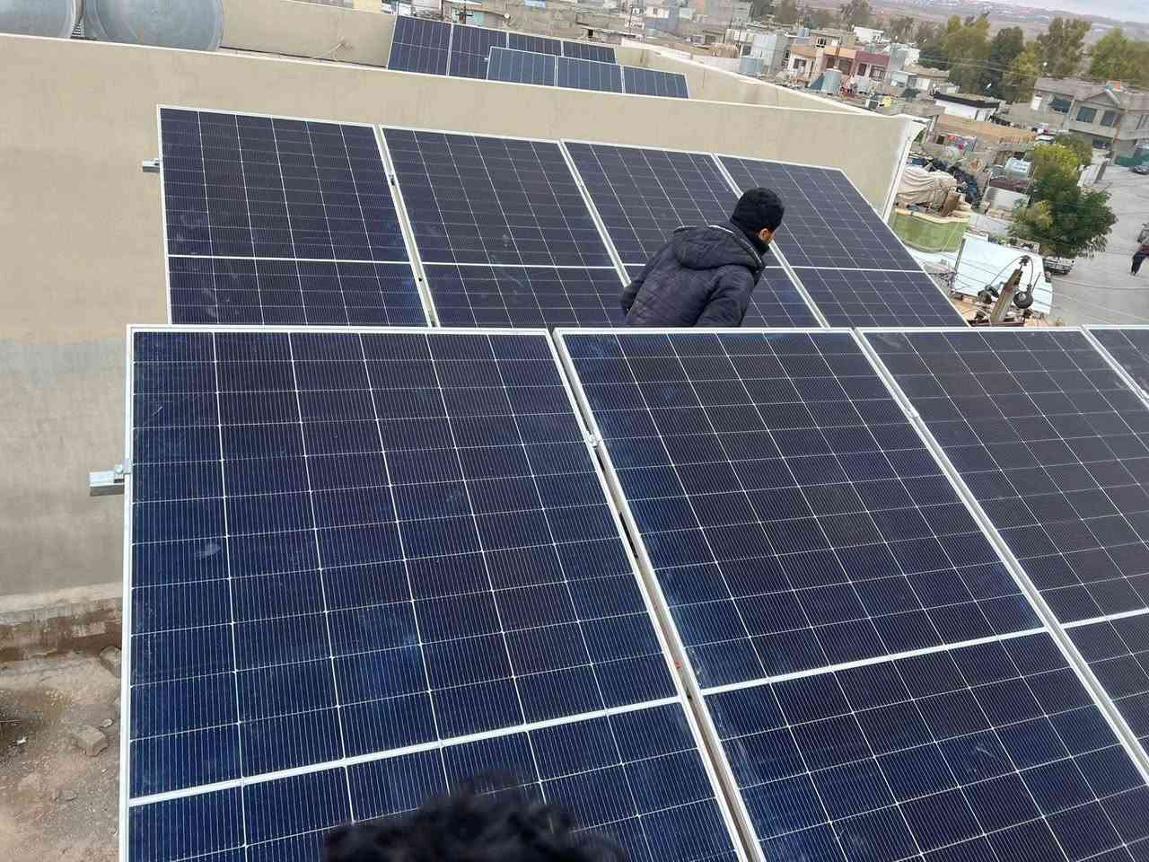 شارعت كوادر شركة رياض المنيف واخوانه بتركيب  منضومة للمواطن كاك لقمان 
في مركز محافظة كركوك بنجا علي 
الواح لونجي X10  عدد 8
انفيرترKW 6
بطارية ليثوم ديا عدد 3
انفيرتر. 4KW
 يتوفر لدينا منصة الرافدين بدأ من محافظة صلاح الدين ونهاية ناحية القيارة بطاريات ليثيوم متعددة الاحجام ضمان 5سنوات
انفيرترات متعددة الاحجام ضمان سنتان
ألواح لونجي ضمان 15سنة… التقنية اللي تثبت يوم بعد يوم إنها الأفضل 🌞
كفاءة عالية، أداء ثابت حتى بأصعب الظروف، وطاقة تدوم سنين 🔋
اختار الذكاء، اختار لونجي مع الشمس لحلول الطاقة ☀️https://www.facebook.com/share/1GHRsJ2NvQ/

📞 للطلب والاستفسار:
***********
***********
في حالة وجود خلل اتصل واتساب وستحل مشكلتك على يد مهندس الكهرباء أستاذ خلف📞 ***********
عبدالله المنيف الجبوري  مديرالمبيعات  ومديرالكادر الفني
والمسؤؤل عن المخازن
📞‏‪***********‬‏
🏢 مقرنا كركوك قضاء الحويجة طريق العباسي

📍 فرعنا الثاني محافظة صلاح الدين قضاء بيجي منطقة البعيجي بأدارة مهندس وعد
***********
***********
فرعنا الثالث فرعنا الثالث ناحية القيارة دور القاعدة الشارع العام مجمع الصالح التجاري
بأدارة محمد الصالح ***********
📍السليمانية
📍 كركوك
📍 الموصل
📍 سامراء

#لونجي #ألواح_شمسية #الشمس_لحلول_الطاقة #طاقة_نظيفة
