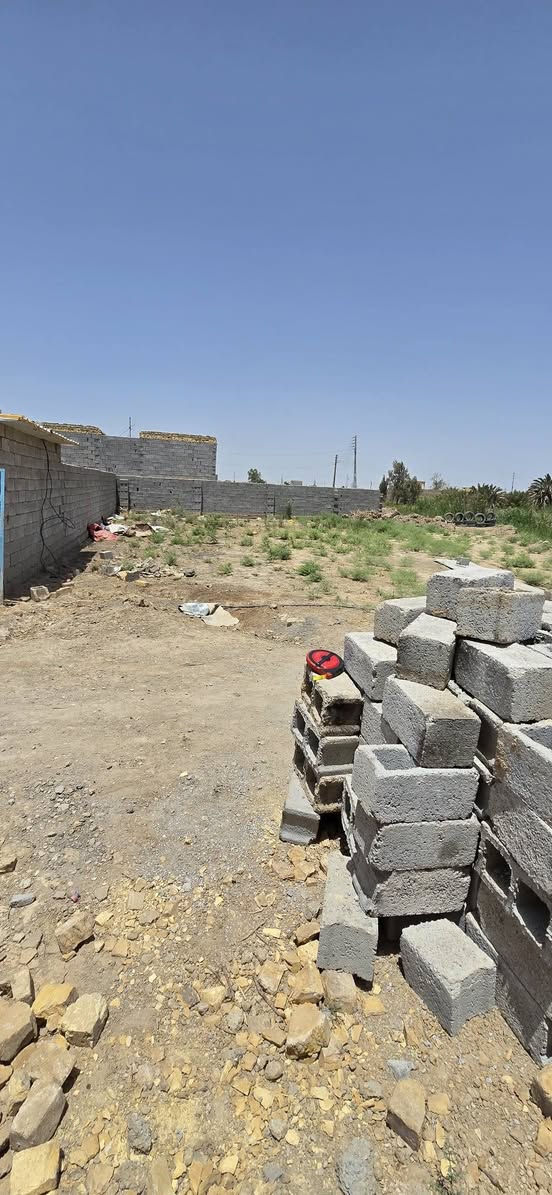 قطعه زراعي للبيع م٢٥٠متر طريق ابو الماش بحي الحسين خلف بستان بيت حطيبه ***********

