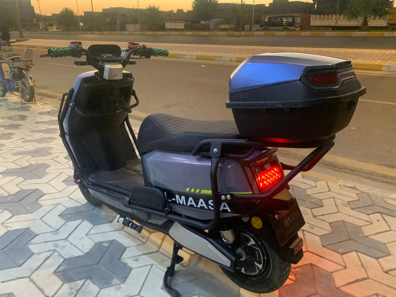 للبيع دراجة سكنس موديل ٢٥
دراجة بطاريات على الفحص فول 
فول مواصفات لايت عدسة عالي ناصي دبل إشارةً
هورن مثبت سرعةً بك رجوع 
دراجة حيل نضيفة وجديدة ومستعملة حيل شي قليل 
مكاني فلوجة شارع ستين 
للاستفسارات 
***********
***********
السعر ٥٥٠ وبي مجال للشراي
