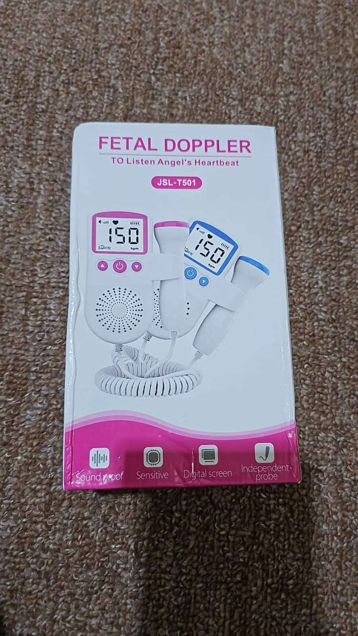 جهاز سماع نبض الجنين – Fetal Doppler JSL-T501
استمتعوا بلحظة الاطمئنان وسماع نبض قلب الجنين بكل وضوح من المنزل مع جهاز Fetal Doppler الحديث.
المميزات:
شاشة رقمية واضحة لعرض معدل نبض الجنين (BPM).
حساسية عالية لالتقاط نبض الجنين بسهولة.
مكبر صوت مدمج لسماع النبض بوضوح.
مجس (Probe) مستقل لسهولة الاستخدام.
تصميم خفيف ومريح للحمل.
يعمل على البطاريات وسهل التشغيل.
مناسب للاستخدام المنزلي أو للعيادات.
المواصفات:
الموديل: JSL-T501
التردد: 3.0 MHz
شاشة: Digital LCD
قياس نبض الجنين بدقة عالية.
صوت واضح وتقنية تقليل التشويش.
محتويات العلبة:
جهاز دوبلر نبض الجنين.
مجس الفحص (Probe).
سلك التوصيل.
علبة الجهاز الأصلية.
فوائد الجهاز:
الاطمئنان على نبض الجنين في أي وقت.
مناسب للأمهات الحوامل من الأسابيع المتقدمة للحمل.
سهل الاستخدام ولا يحتاج خبرة طبية.
🔒 السعر خاص 
🚚 يتوفر توصيل لكافة المحافظات
للطلب والاستفسار يرجى التواصل على الخاص 📩


**إذا كنت صاحب هذا الإعلان وتريد حذفه لأي سبب، رجاءا أرسل رسالة إلى الدعم الفني**