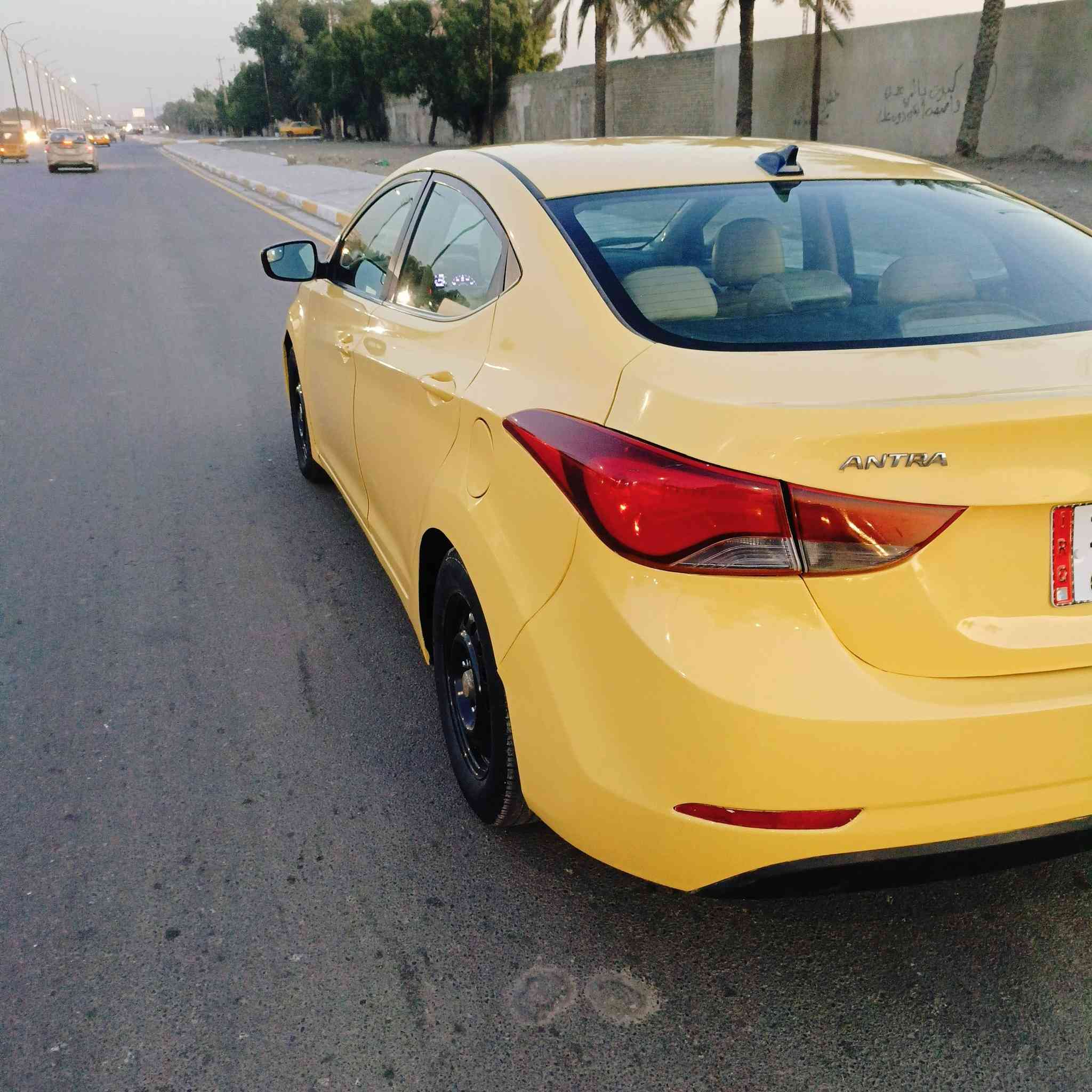 سلام عليكم النترا موديل 16 فول مواصفات وارد امريكي حادث جاملغ خلفي والباقي ليبل واحد كفاله كير ومكينه لا تنقيص ولا تبخير سياره جاهزه و جديده صدر كهربائيات
كل نقص مابيهه بيهه منضومه غاز 
سعرهه 116 بلديات 
***********
