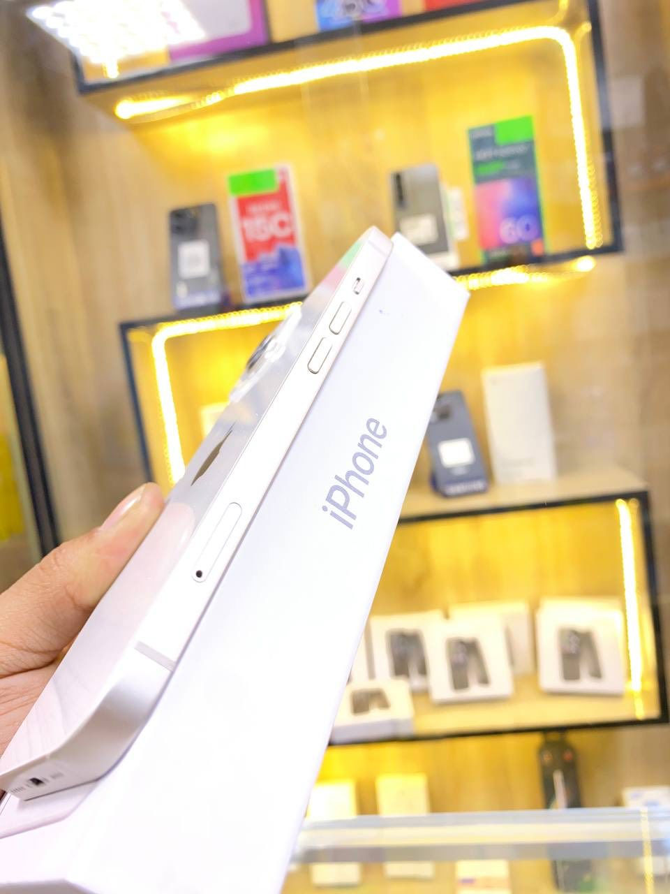 🌙🌙عروض شهر رمضان 🌙🌙
ايفون13 لون مميز  بحري  ذاكره  128بطاريه92 🔋 نموذج M كارتون 
 ممبدل بي شي  شرق اوسط مع ضمان 5 ايام  نضافه 100‎%‎ زلغ ما بي وتر بروف كامل ملحقاته الجهاز نضافه كانما فاتحه من الكارتونه بلحاسبه كله نورمال  
متوفر خدمة توصيل بشروط اوليه جميع محافظات العراق 🇮🇶 
مكاني   كربلاء تحت جسر باب طويريج منفذ ابو حيدر للمبايل
☎️*********** 
سعر 475
