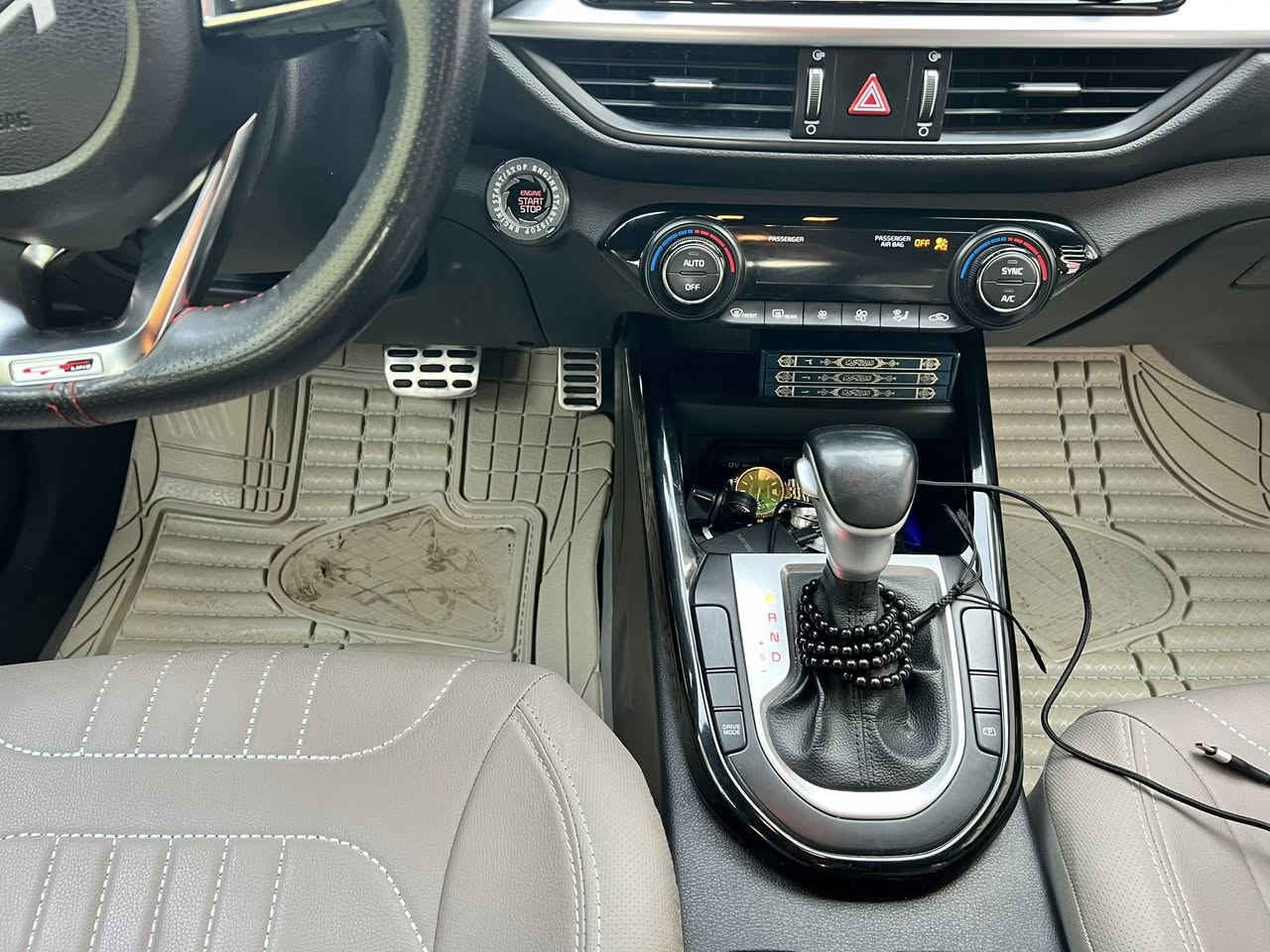 السلام عليكم ورحمه الله وبركاته اترخص من الادمن 
كيا فورتي جيتي لاين وارد امريكا موديل 2023  لون رصاصي ماشيه 58 الف السياره كفاله عامه من الصبغ حادثها الچاملغ الايمن وراجع بارد تخم تاير جديد صدرها جديد مدوشمه ارضيه جلد والكشنات هم مدوشمه محافظ عليها بعد معروفه مواصفات الجيتي لاين من قياده اليه والحفاظ على المسار توقف ذاتي رادارات اماميه خلفيه تحكم استيرن وبعد بيها هواي مواصفات صور الحادث موجوده بالنشر السعر 168$ ورقه وبيها مجال شي قليل رقمها بغداد العنوان البلديات الاتصال على الرقم ***********
