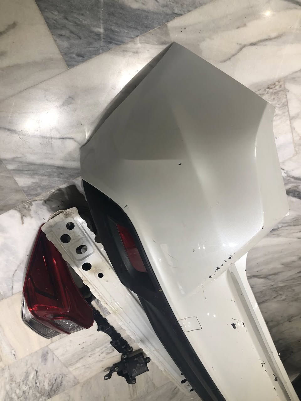 اغراض سوبارو امبريزا للبيع من موديل ٢٠١٨/٢٠٢٢ بك لايت يسار وماسكة دعامية يسار ورادار يسار ودعامية خلفية وبراكيت خلفي وقبق الجنطة كامل للتواصل (***********) بغداد
