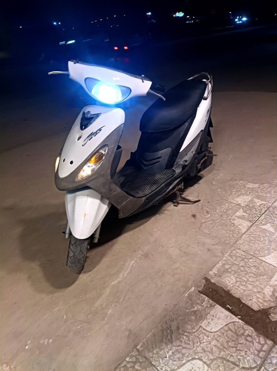 السلام عليكم ماكس منغولي حاويه عل وضع البلاد محرك مامفتوح  نضيفه بشكل وناعمه متنسمع نهضه ومعدل بطانش شرط
كهربائيات اشاير لايت عالي ناصي سكنات بك لايتك سلف هندر نكره بكل وقت اي شي مناقصه كله شغاله بريكات بلمكان يعني اي شي مناقصه مكاني ديوانيه بمركز ديوانيه السعر 550 نهايته


**إذا كنت صاحب هذا الإعلان وتريد حذفه لأي سبب، رجاءا أرسل رسالة إلى الدعم الفني**