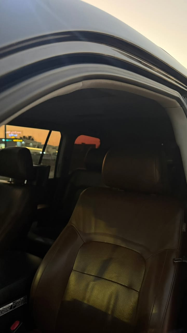 بسم الله الرحمن الرحيم 🧿
مناسبببب جدا

land crusier  2019 
v8 5.7  vx.s
‎ماشية120 الف كم حقيقي
‎لاندكروز VX.S 
‎موديل. 2019
داخل قرميدي ورقم مميز  📦 
ملاحظة السياره بيها  باب الصندوق الاسفل فقط يعني مو الصندوق كامل فقط الباب الاسفل بدون تبديل بدون دواخل شرط السياره بارد مابيه كفاله عامه الباقي شرط سونار عندي موجود 

‎فول مواصفات 1/1
‎السيارة مواصفات اللكزس 
‎1-جوبلس تصعد وتنزل 
‎2- 5 كامرات 
‎3- تدفئة وتبريد كشنات 
‎4- كشن ديزاين و كوشن سايق خزن ميموري 3 وضعيات 
‎5-شاحن لاسلكي 
‎6- نضام ترحيب عند الاقتراب 
‎7- دبل ماوس 
‎8- شاشة تحكم لكزس 
‎9- شاشات عدد 3 
‎10-تشغيل عن بعد 
‎11- كراسي كهرباء 
‎12- مكينة V8 /5.7
‎13-زراك لايت 
‎14- 5 بصمة ابواب 
‎15- سيستم صوت لكزس 
‎16- رادرات امامي + جانبي 
‎17- ستيرن صاج 
‎18- 8 ايرباك
‎19- فور ويل 
‎20- حساسات امامي خلفي 
‎21-ماشي 82
‎22- نضام ايكو تقليل صرفية 
‎23-ثلاجة 
‎مواصفات VX.S معروفة ما يحتاج اذكر لبقية 
‎سعر 510 وبيها مجاال🖤
***********
