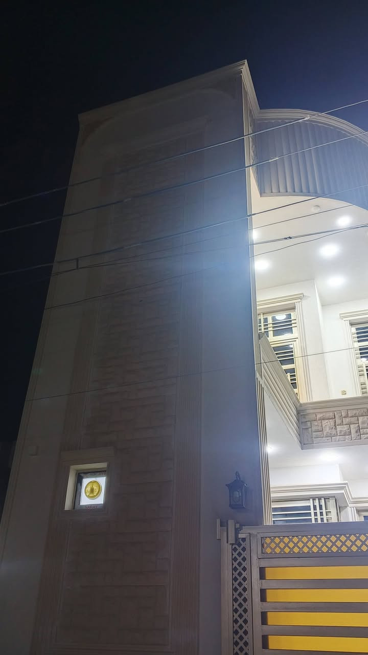 بيت للبيع واجهه6 نزال 25المساحه 150م الشارع 10 بيت فول اربع غرف نوم السعر خاص *********** المكان الصقلاويه الشهداء الثانيه
