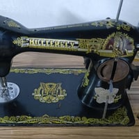 مكينة خياطة • للبيع • ناقصه رجل