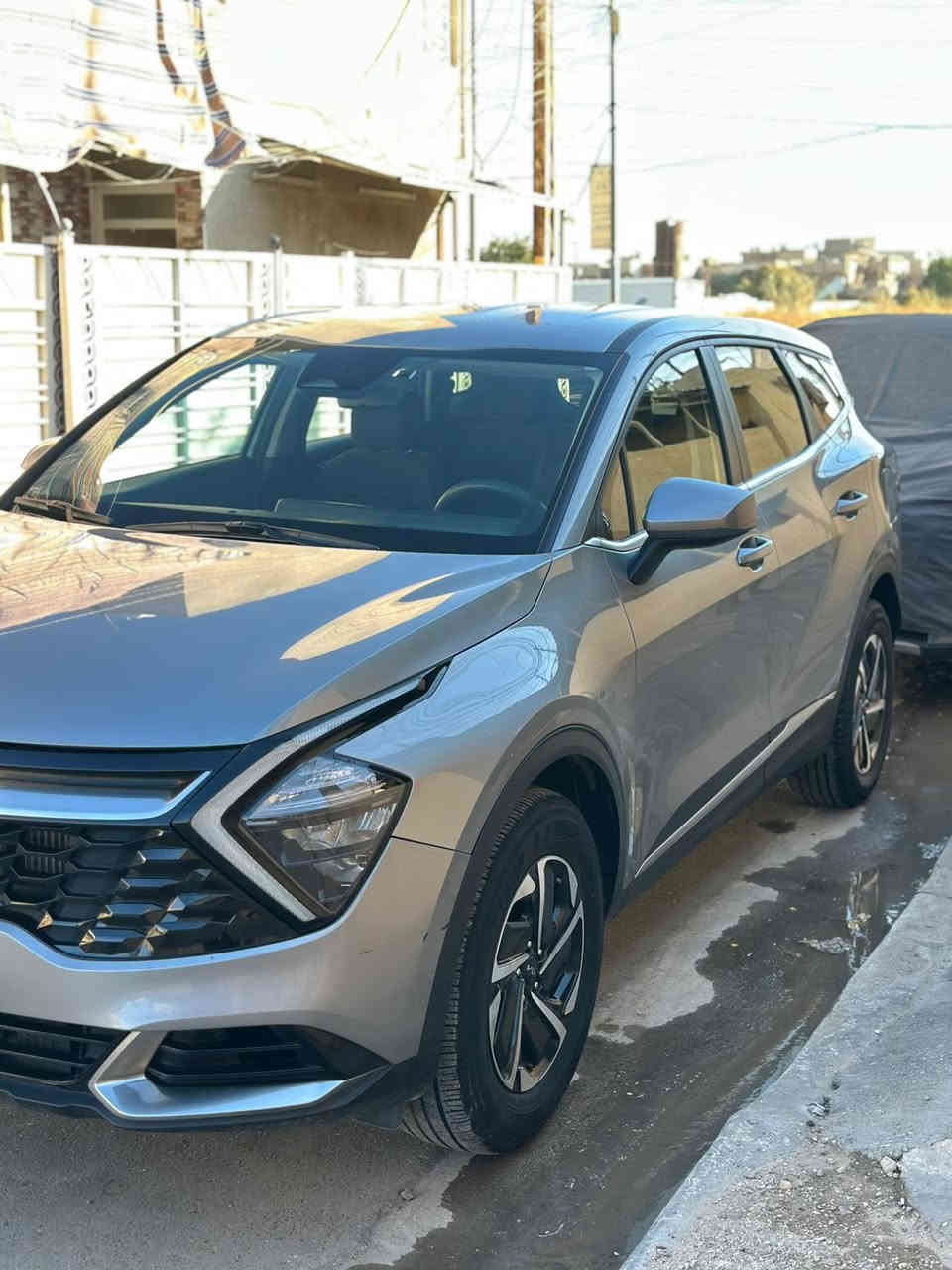 السلام عليكم
كيا سبورتج موديل 2023 هايبرد 
مواصفات عاديه نص فول
وارد امريكي حادثها فتح الجاملغ الايمن فقط
ارباك سليم سياره جاهزه مابيه نقص
السعر 196 ورقه للاتصال ***********
مكاني بغداد الغزاليه
