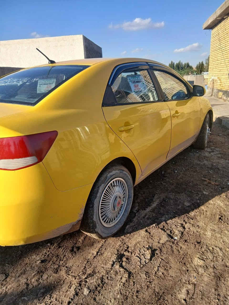 سيراتو ٢٠١٢ مكينه جديده حاويه ضررها الجاملغ الايسر مبدل فقط صبغ عام  السياره للاستفسار اكثر *********** السعر ٨٤ وبيها مجال
