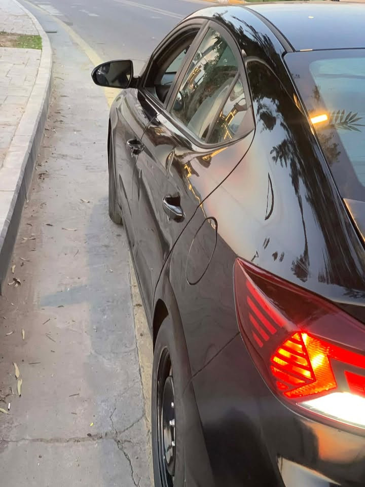 السلام عليكم النترا ٢٠١٩للبيع حادثة جنطه مواصله للحوض وبيها خشم بنيد ايرباك مطاك تبريد ثلج كير محرك مكفول رقم أربيل تريد وكاله تريد تحويل 

السعر ١٢٠ 
***********
