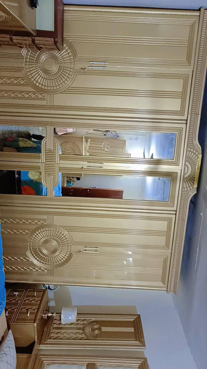 غرفة اخشاب 10قطع ملكية طابقين 
نجارة عراقية  التصميم الداخلي عراقي والخارجي تركي  مصبوغة صبغ حراري مال سيارات نظافة 100% السعر  مليونين 250 وبيه مجال التواصل واتساب ***********

