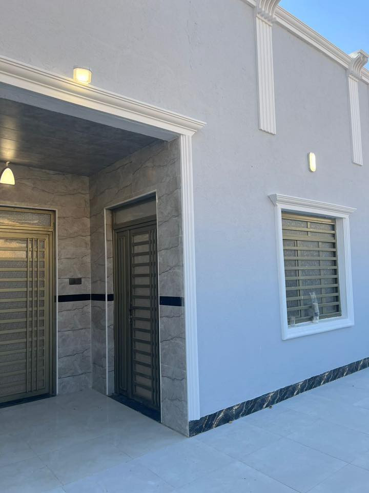 دار للبيع طابو صرف المساحه 320 طابقين يحتوي على 4 غرف وصاله وستقبال وترك خلفي كبير منطقه البطاط مقابل المدرسه للاستفسار ***********
