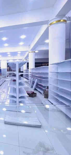 رفوف وسطيه للبيع العدد ٣٨ خانه
ارتفاع الخانه ١٨٠ كل خانه تحتوي على ١٠ رف
نضافه 100 %100
***********
***********
المكان محافظة الديوانيه
