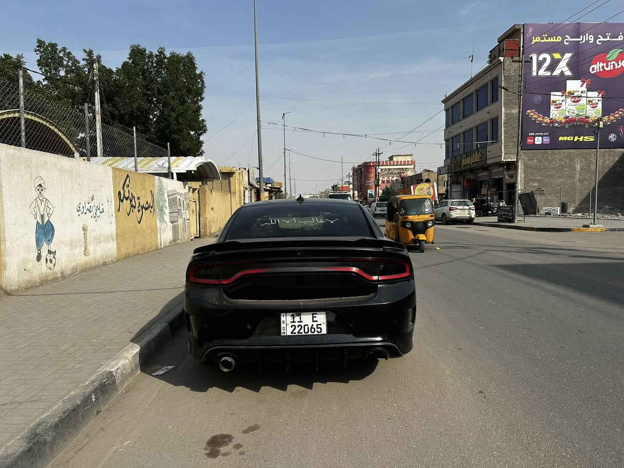 سلام عليكم جارجر RT5700 مديل 2017اصل 
بيهة مدكر بارد جهت السايق حادث امريكة وبنيد محدث 
وبيهة صبغ كلش قليل الباب لي وره اعبري اثر زلغ وبيهة صبغ كلش قليل يم البكلايت جهت السايق وباقي السياره كلة كفالة وجديد حدادية كلهة جديدة تخم تاير جديد كير مكينة خير من لله بسمي وسنوية لل ٢٠٢٩ غرفة كلش نضيفة وسياره فول مواصفات عدة الفتحة بلاكت ريسنك صوت رعب وسياره ع ايدي وجديدة وبيهة خسفة بالقمارة مال تحميل السعر 175 وبيهة مجال للشراي مكاني بصره الرقم ***********
