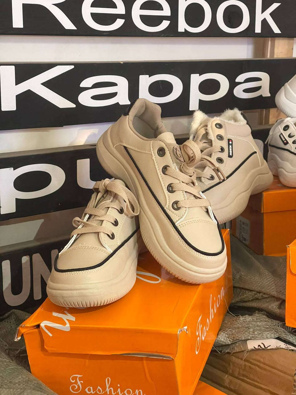 سلام عليكم اهلنة وناسنا طيبة لمحترمة توفرت لبضاعة خير من الله
الوان حلوة ولادي بناتي ولسعر جوة سوك 6 الاف فقط بلش 
جوة سوك جايكم عيد قياسات من 37%38%39 
رقمي بي واتساب ولخاص مفتوح ***********
توصيل داخل كميرة مجاني
