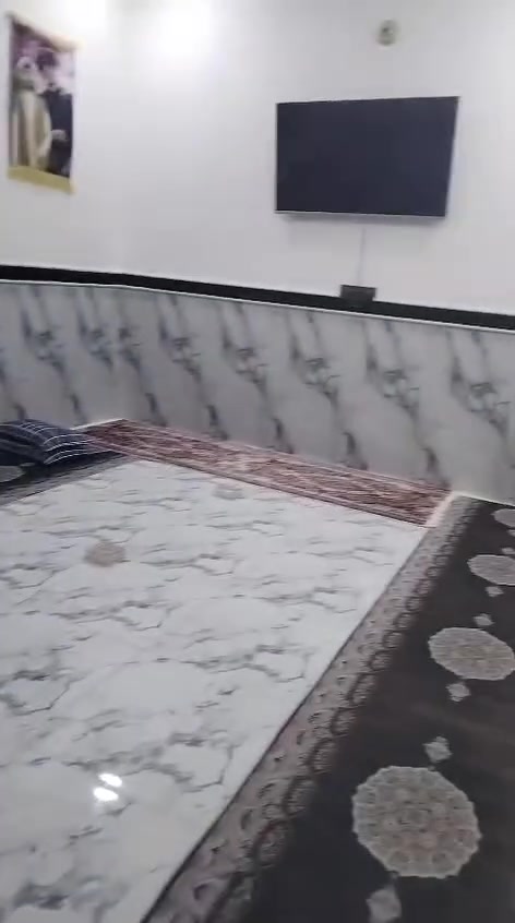 بيت مساحه 100متر امامي ثاني قطعه عن ركن   وره لواقعه مقاطعه ٢٤    سعر 110.     رقم لهاتف ***********
