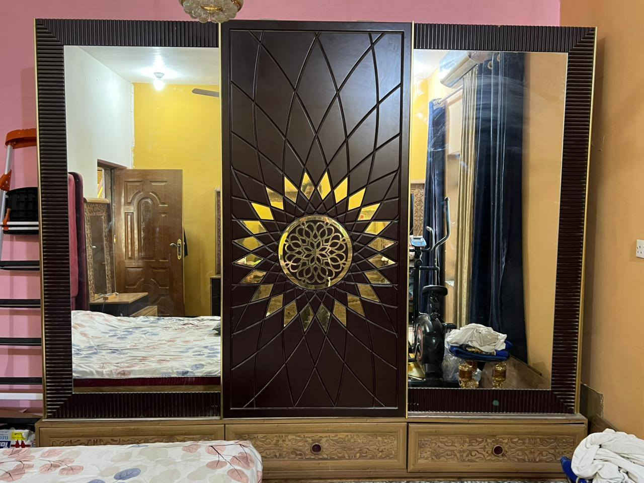 السلام عليكم
1_سبلت جنرال كولد طن ونص نظيف كلش مابي ايي خلل

2_ غرفة 6 قطع حسب ماموضح

شيعجبك اكتب واني ادزلك السعر خاص
او تتصلون ع رقم

***********
