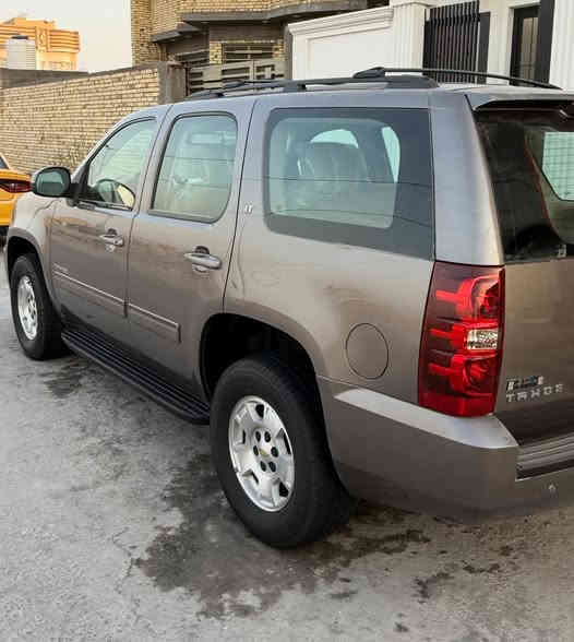 تاهو ( ادوات )  الموديل 2012 لون چكليتي خليجي داخل عسلي  LT تو ويل السياره كلش كلش جديده كفاله من الضربه والكص والفتح والصبغ كفاله عامه طخم تاير جديد كواتم ابلاد  السياره جاهزه من كل النواحي  السعر 128$  هاتف ***********
